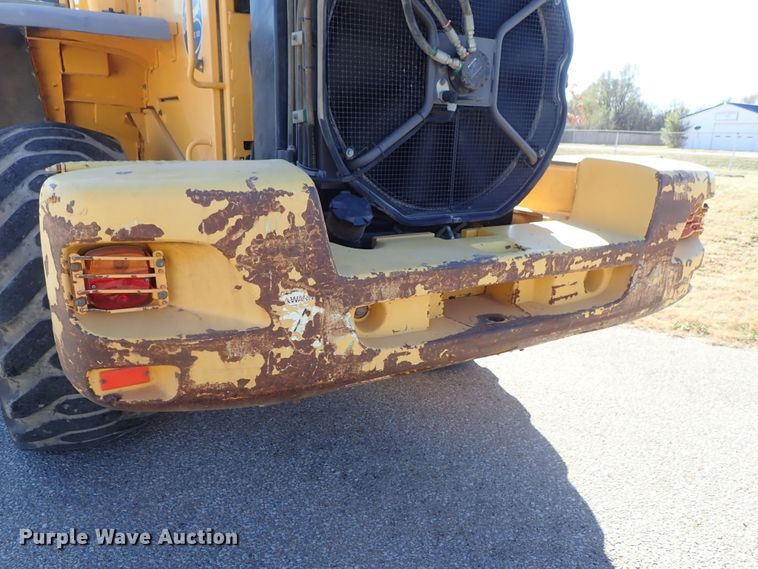 image for item DB7561 2004 Volvo L90E wheel loader