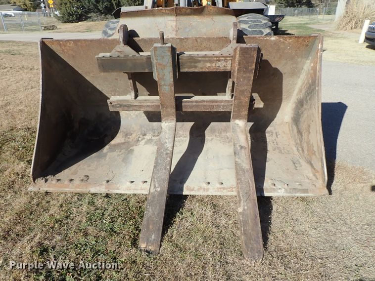 image for item DB7561 2004 Volvo L90E wheel loader