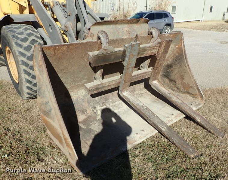 image for item DB7561 2004 Volvo L90E wheel loader