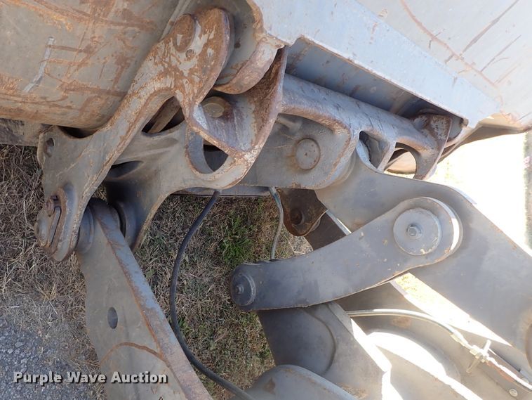 image for item DB7561 2004 Volvo L90E wheel loader