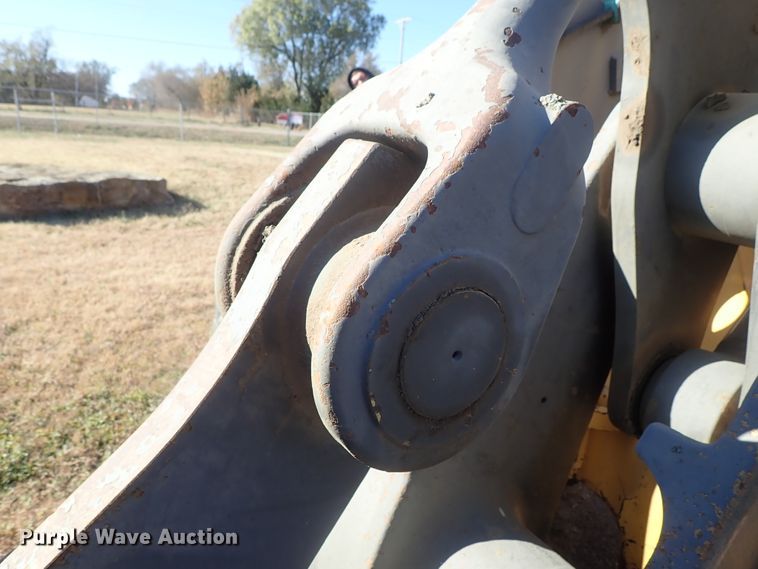 image for item DB7561 2004 Volvo L90E wheel loader