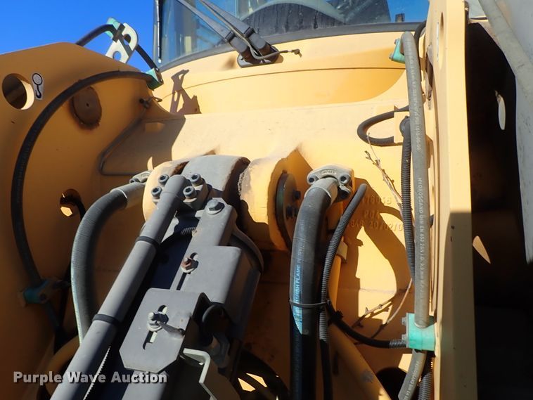 image for item DB7561 2004 Volvo L90E wheel loader