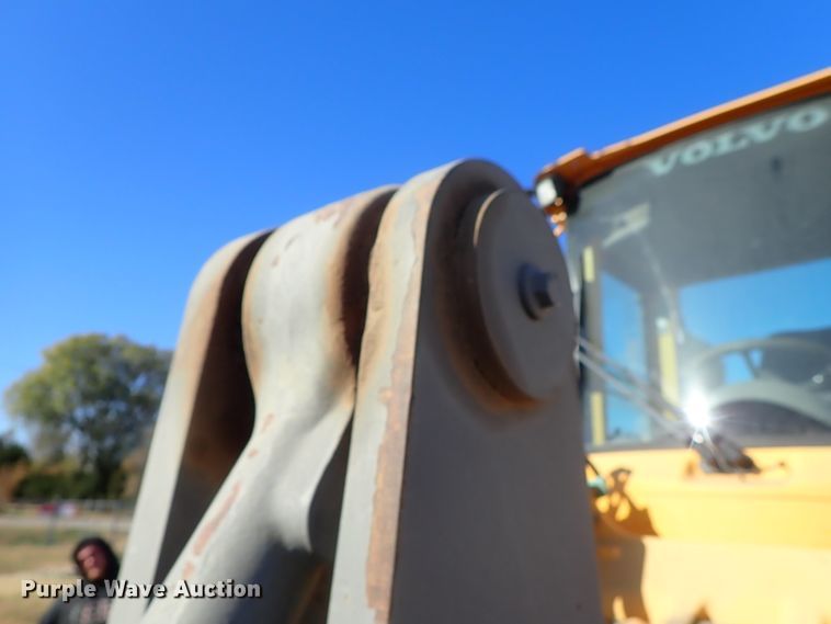 image for item DB7561 2004 Volvo L90E wheel loader