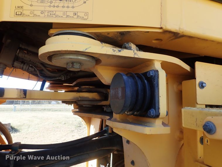 image for item DB7561 2004 Volvo L90E wheel loader