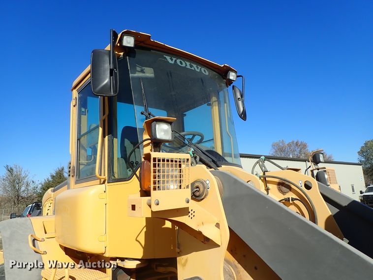 image for item DB7561 2004 Volvo L90E wheel loader