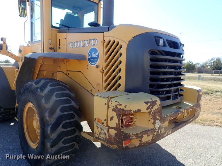 image for item DB7561 2004 Volvo L90E wheel loader