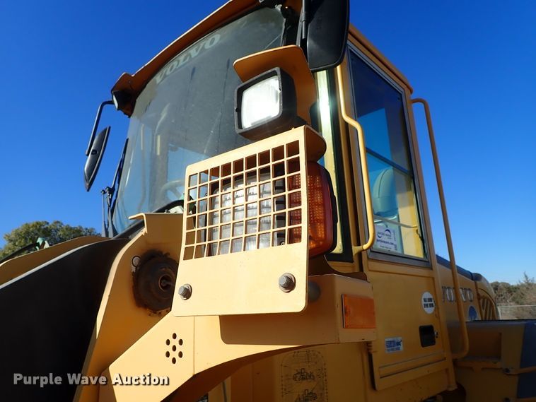 image for item DB7561 2004 Volvo L90E wheel loader
