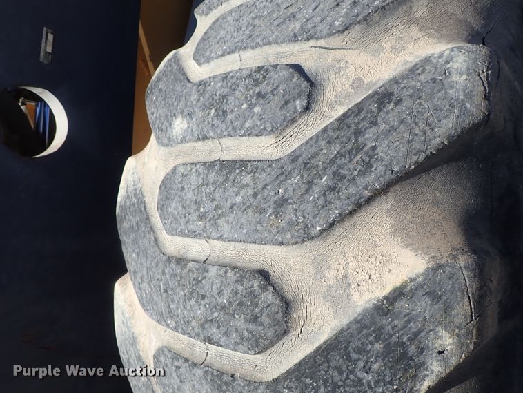 image for item DB7561 2004 Volvo L90E wheel loader