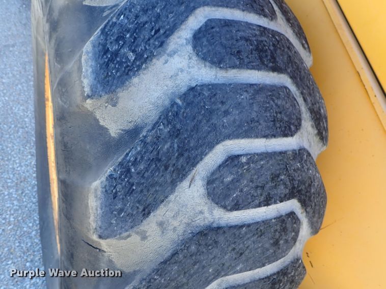 image for item DB7561 2004 Volvo L90E wheel loader