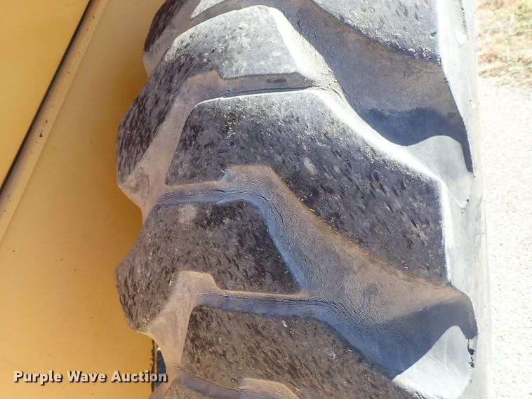 image for item DB7561 2004 Volvo L90E wheel loader