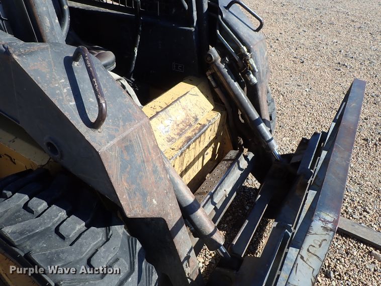 image for item DB7575 1994 New Holland LX665 Turbo skid steer