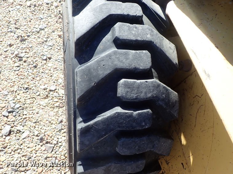 image for item DB7575 1994 New Holland LX665 Turbo skid steer