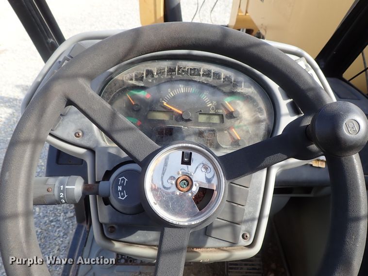 image for item DB7577 2005 Caterpillar TH460B telehandler