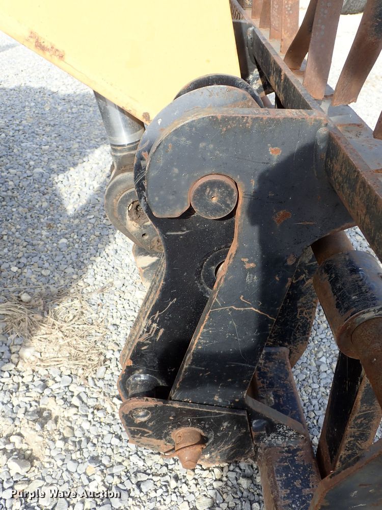 image for item DB7577 2005 Caterpillar TH460B telehandler