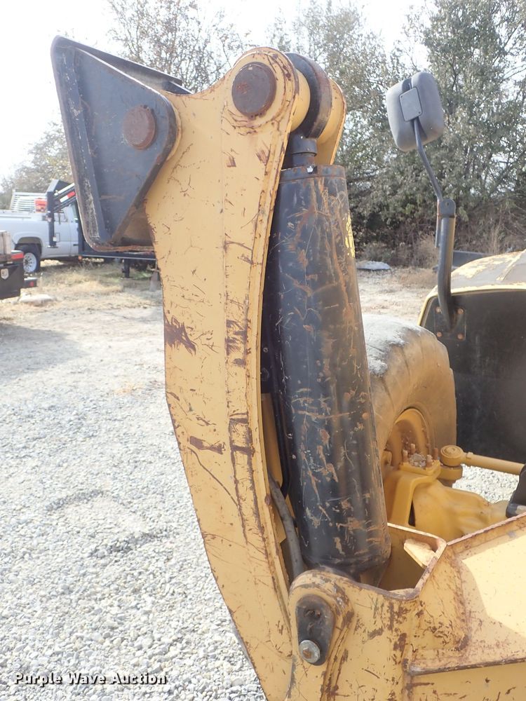 image for item DB7577 2005 Caterpillar TH460B telehandler