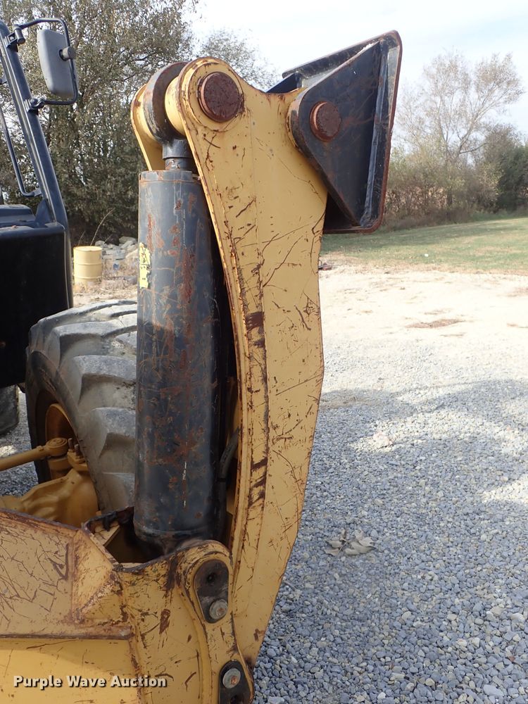 image for item DB7577 2005 Caterpillar TH460B telehandler