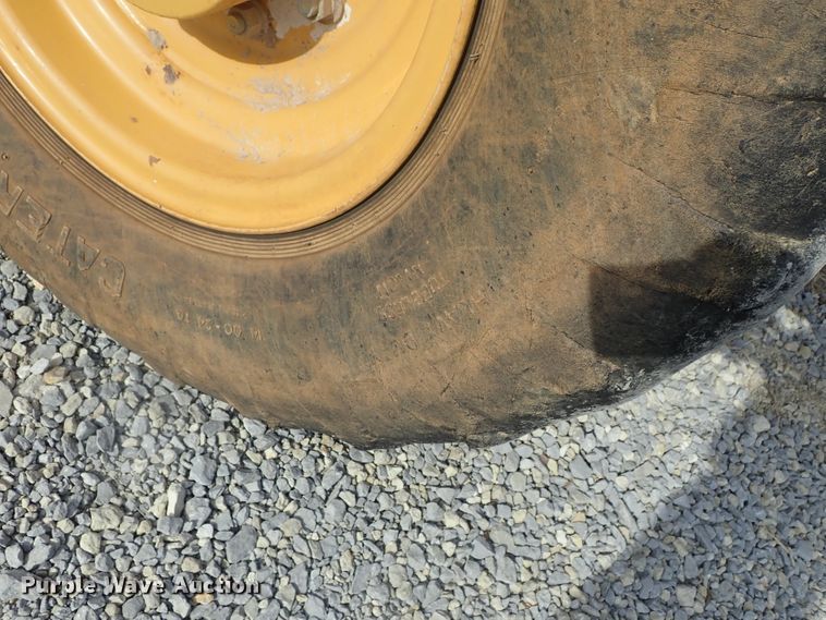 image for item DB7577 2005 Caterpillar TH460B telehandler