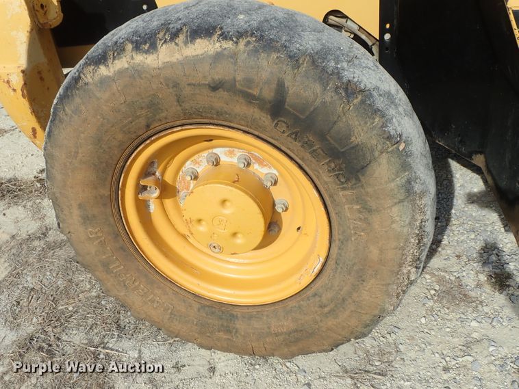 image for item DB7577 2005 Caterpillar TH460B telehandler