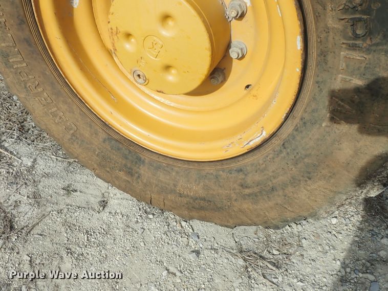 image for item DB7577 2005 Caterpillar TH460B telehandler