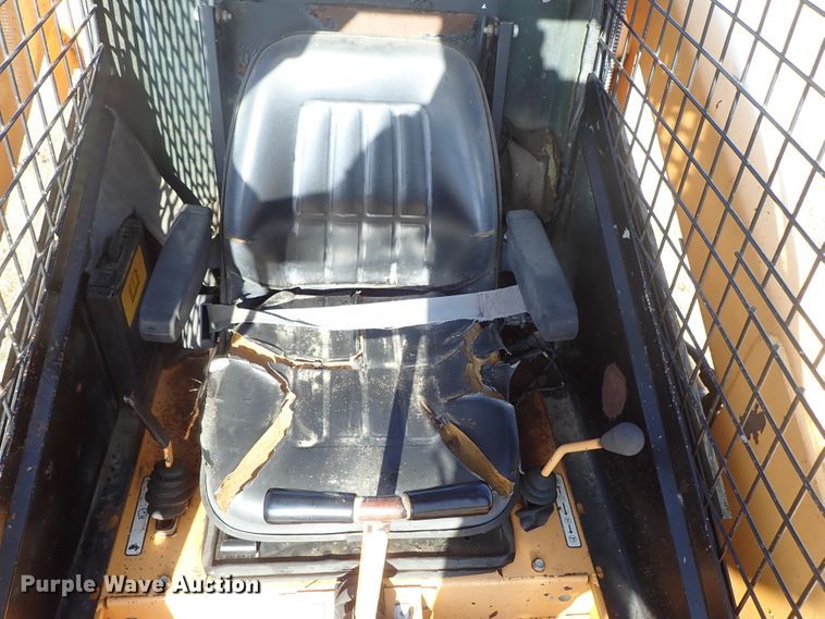 image for item DC3467 Mustang 2050 skid steer