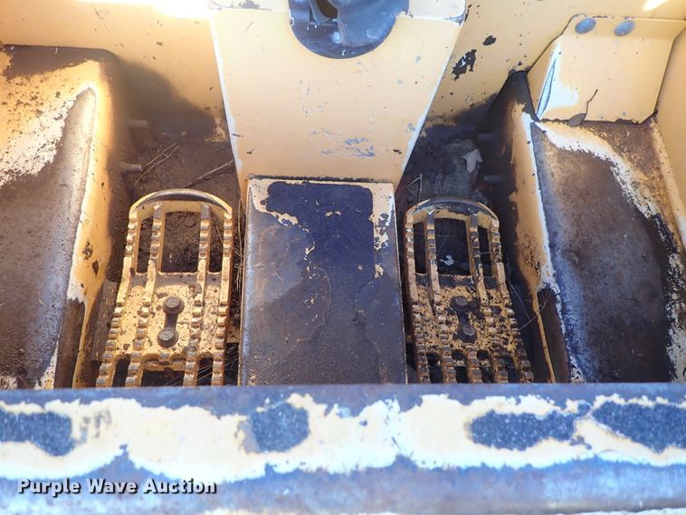 image for item DC3467 Mustang 2050 skid steer