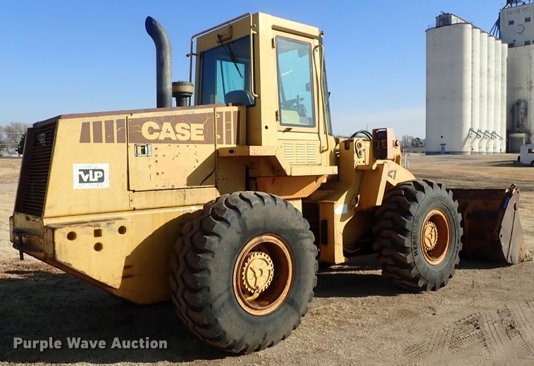 image for item DC3468 1992 Case 621 wheel loader