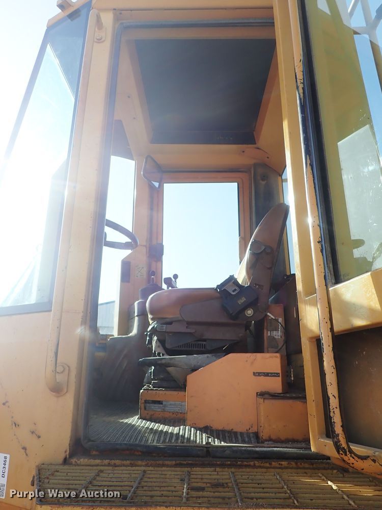 image for item DC3468 1992 Case 621 wheel loader