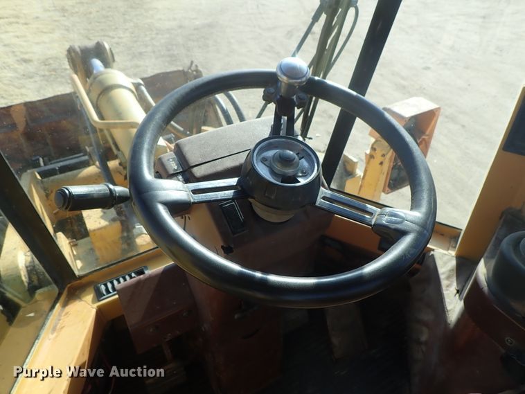 image for item DC3468 1992 Case 621 wheel loader