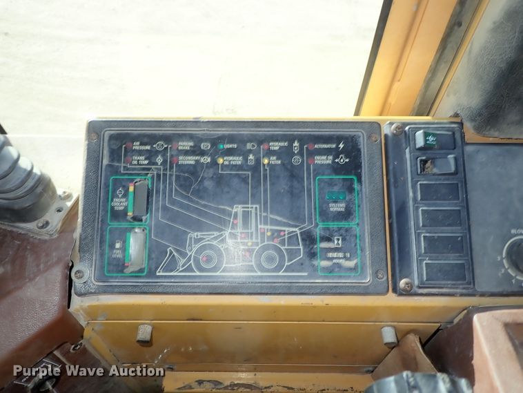 image for item DC3468 1992 Case 621 wheel loader