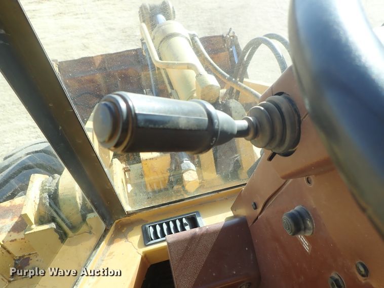image for item DC3468 1992 Case 621 wheel loader