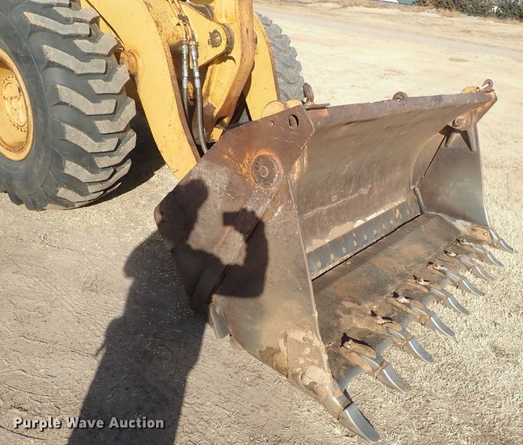 image for item DC3468 1992 Case 621 wheel loader