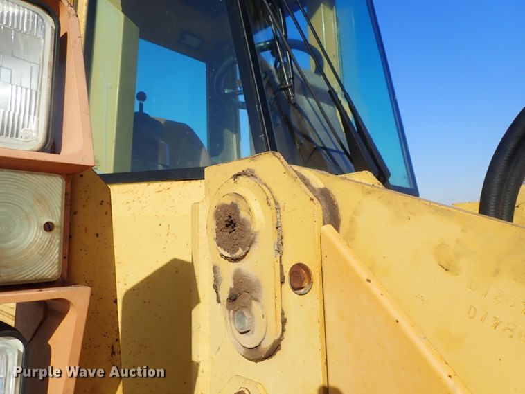 image for item DC3468 1992 Case 621 wheel loader