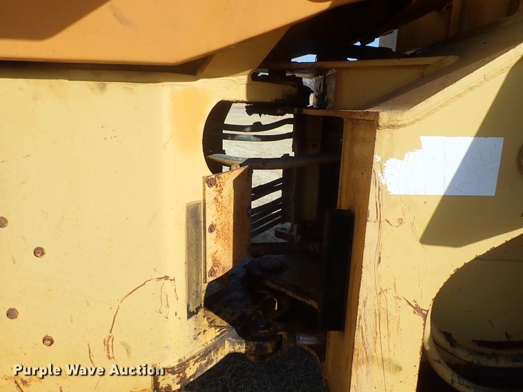 image for item DC3468 1992 Case 621 wheel loader