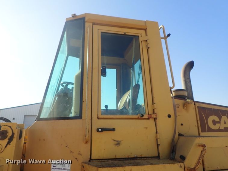 image for item DC3468 1992 Case 621 wheel loader