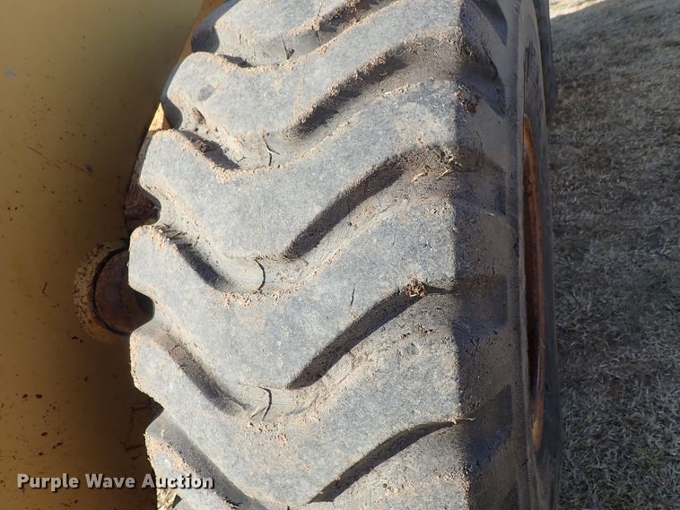image for item DC3468 1992 Case 621 wheel loader