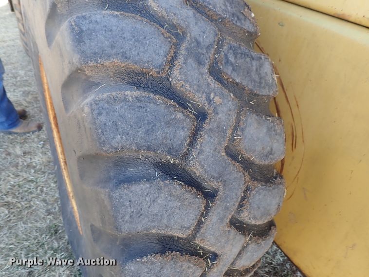 image for item DC3468 1992 Case 621 wheel loader