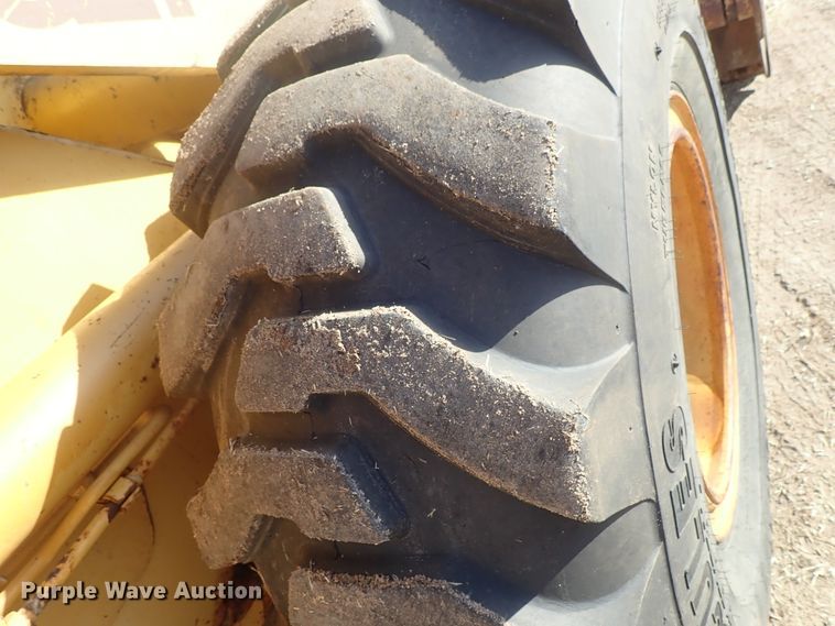 image for item DC3468 1992 Case 621 wheel loader