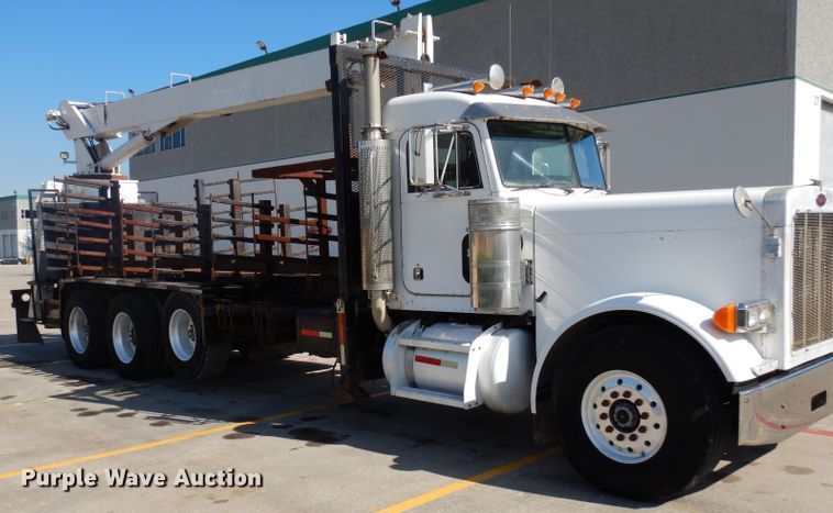 image for item DD3031 2004 Peterbilt 379 crane truck