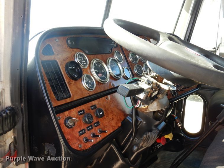 image for item DD3031 2004 Peterbilt 379 crane truck