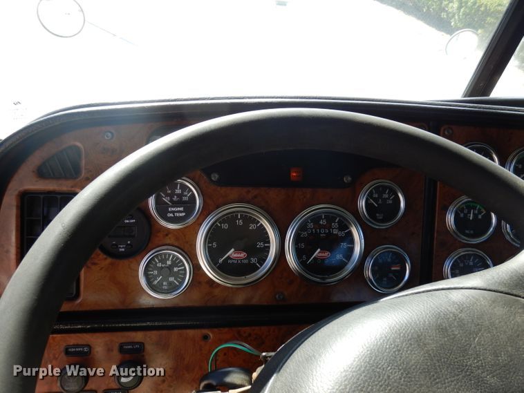 image for item DD3031 2004 Peterbilt 379 crane truck