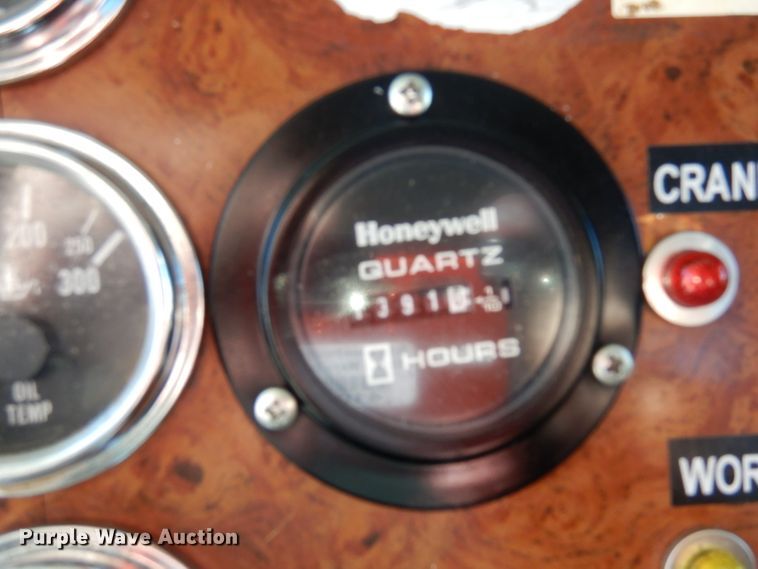 image for item DD3031 2004 Peterbilt 379 crane truck