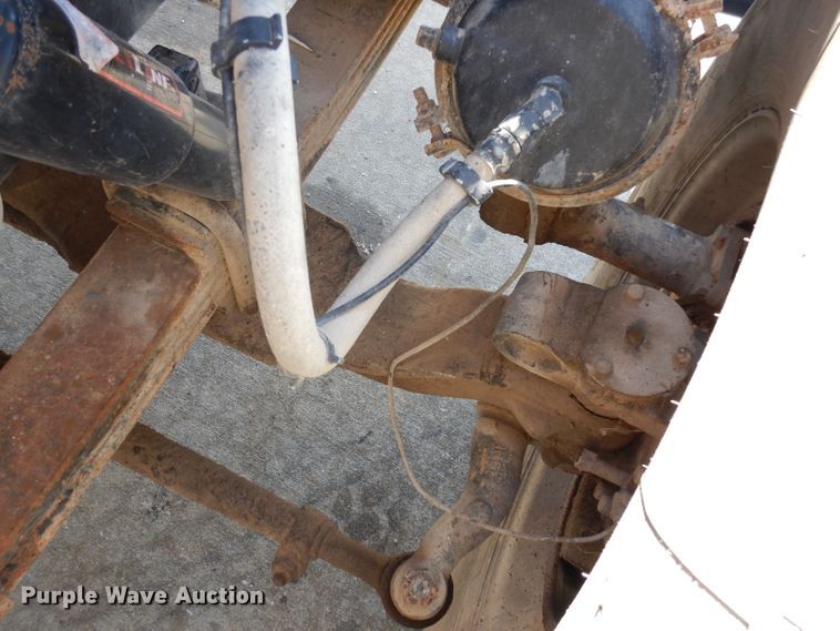 image for item DD3031 2004 Peterbilt 379 crane truck