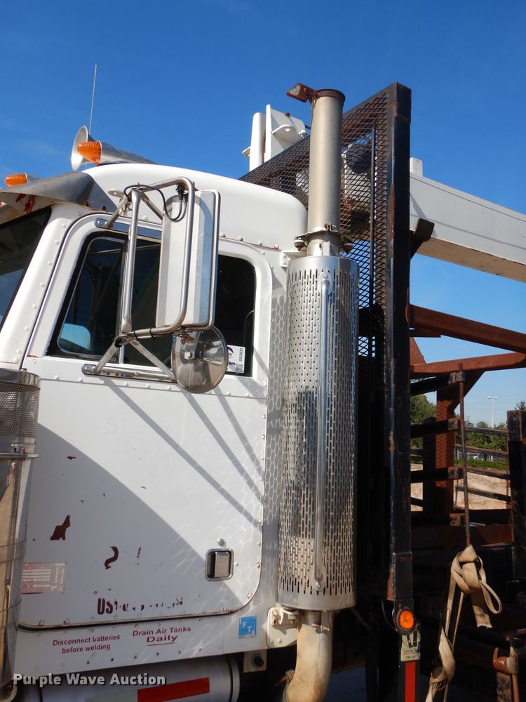 image for item DD3031 2004 Peterbilt 379 crane truck