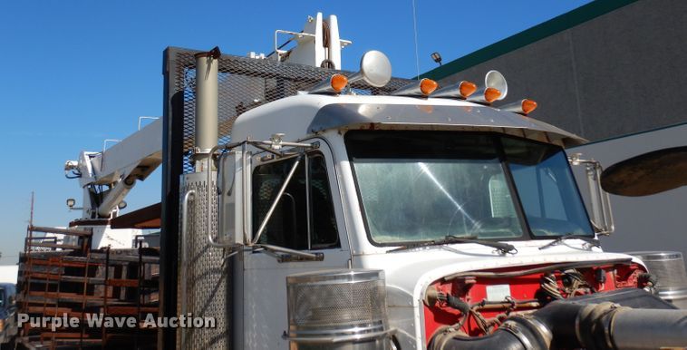 image for item DD3031 2004 Peterbilt 379 crane truck