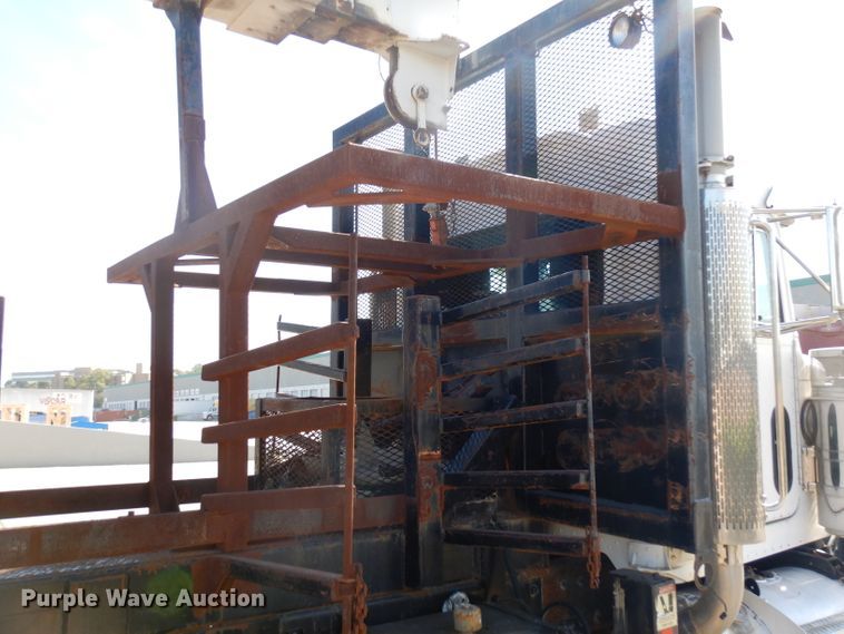 image for item DD3031 2004 Peterbilt 379 crane truck