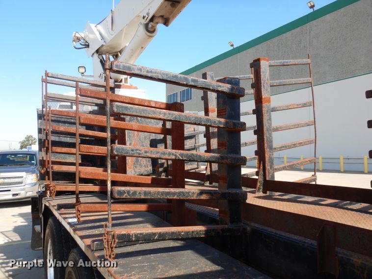 image for item DD3031 2004 Peterbilt 379 crane truck