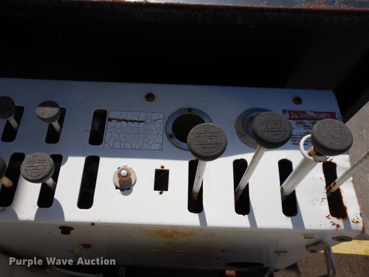 image for item DD3031 2004 Peterbilt 379 crane truck