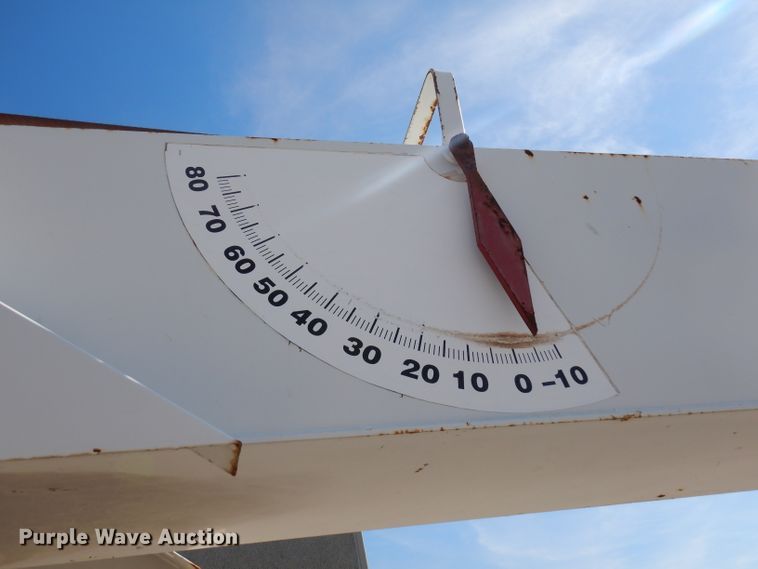 image for item DD3031 2004 Peterbilt 379 crane truck