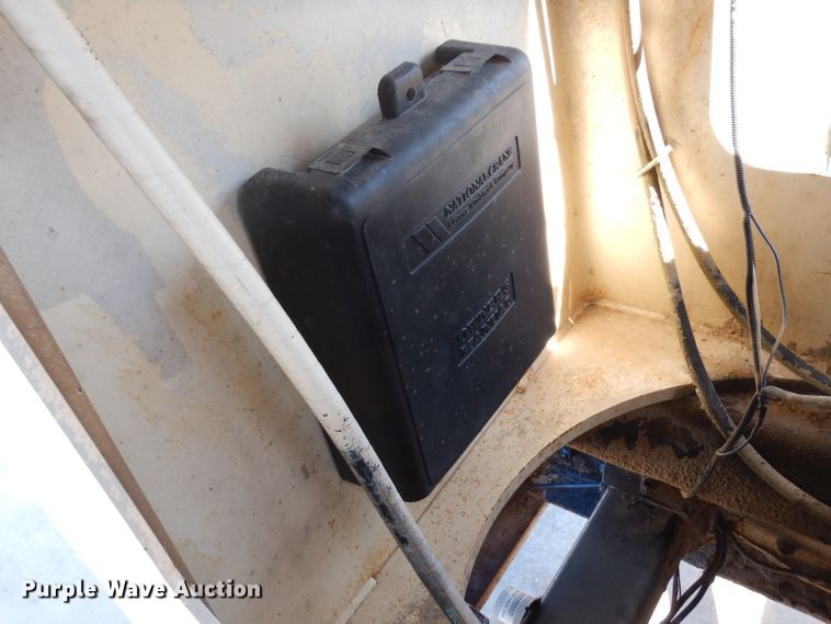 image for item DD3031 2004 Peterbilt 379 crane truck