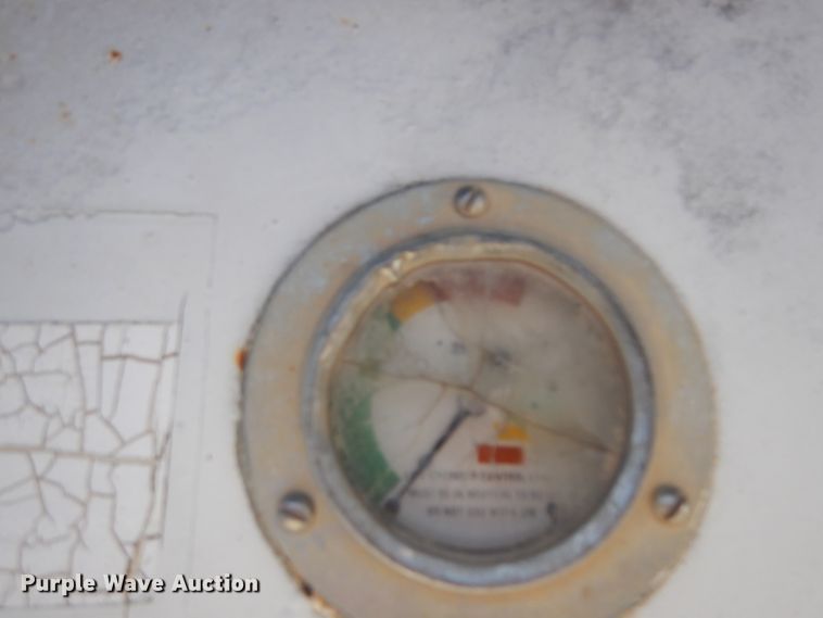 image for item DD3031 2004 Peterbilt 379 crane truck